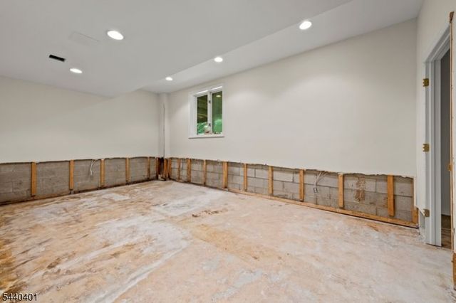 22 Village Green Ct, South Orange Village Twp., NJ 07079