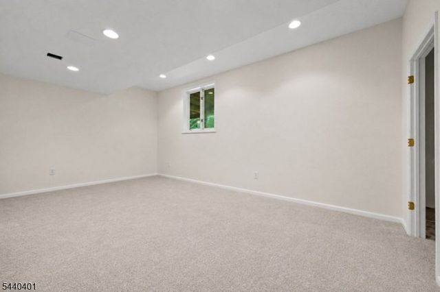 22 Village Green Ct, South Orange Village Twp., NJ 07079