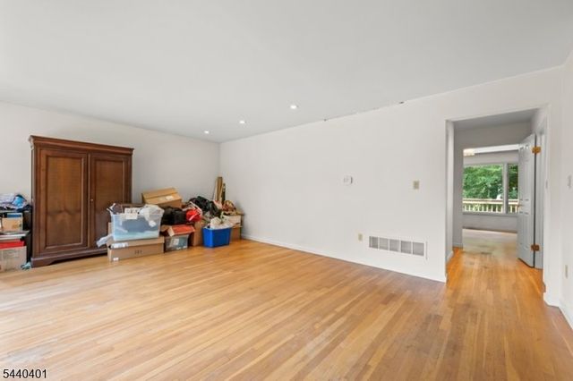 22 Village Green Ct, South Orange Village Twp., NJ 07079
