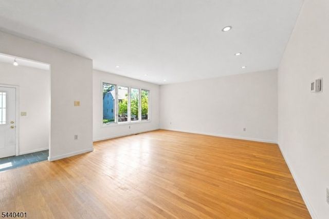 22 Village Green Ct, South Orange Village Twp., NJ 07079