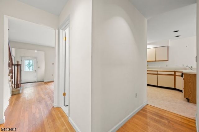 22 Village Green Ct, South Orange Village Twp., NJ 07079