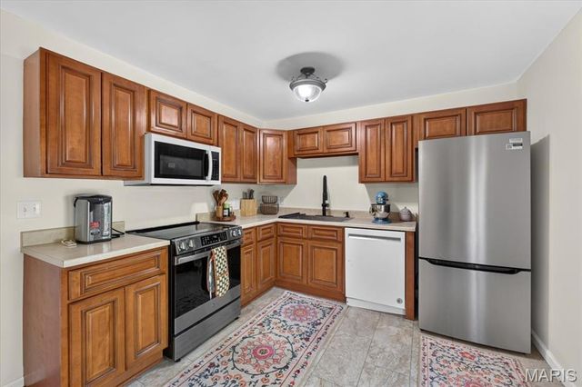 807 Gaillard Court, Ballwin, MO 63011