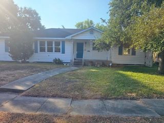 301 Chenoweth Dr, Corpus Christi, TX 78404