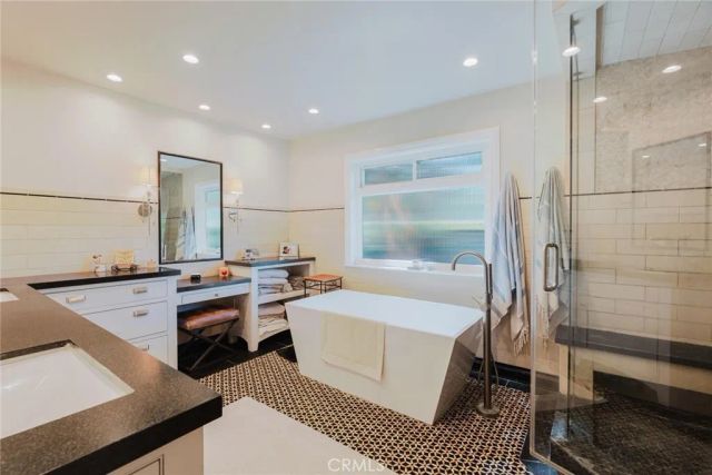 24713 Choke Cherry Lane, Newhall, CA 91321