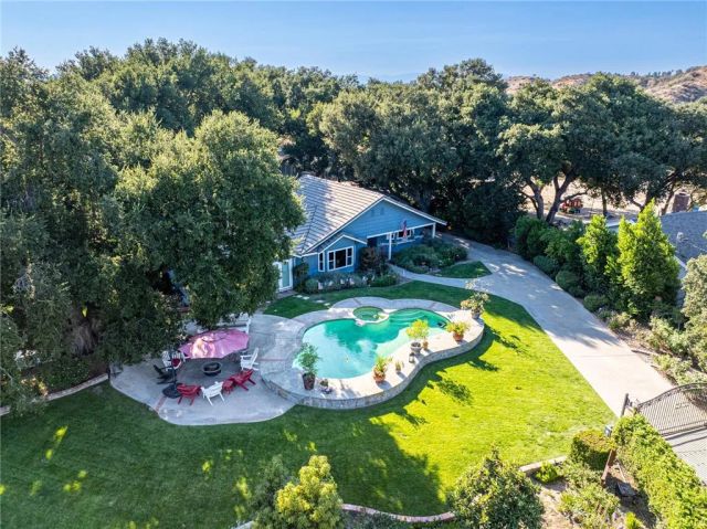24713 Choke Cherry Lane, Newhall, CA 91321