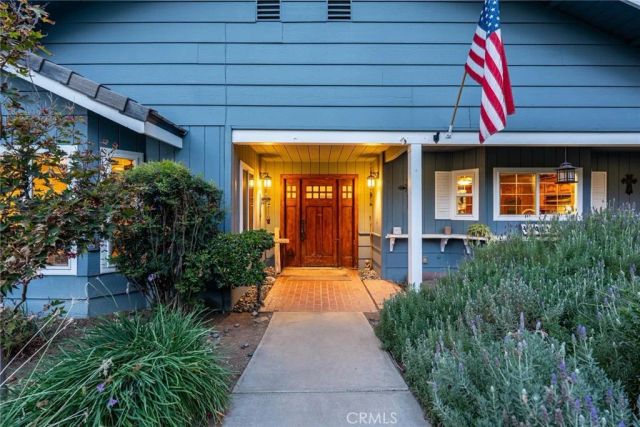 24713 Choke Cherry Lane, Newhall, CA 91321
