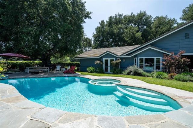 24713 Choke Cherry Lane, Newhall, CA 91321