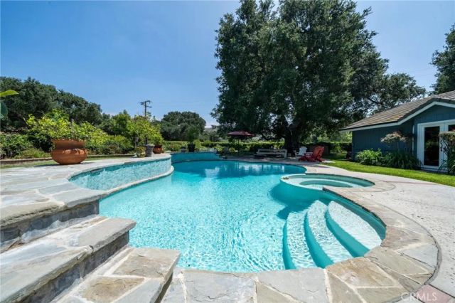 24713 Choke Cherry Lane, Newhall, CA 91321