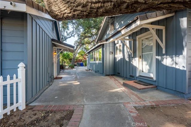 24713 Choke Cherry Lane, Newhall, CA 91321