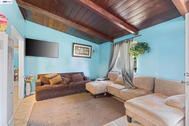 24024 Park St., Hayward, CA 94541