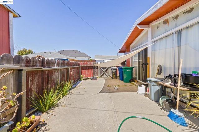 24024 Park St., Hayward, CA 94541