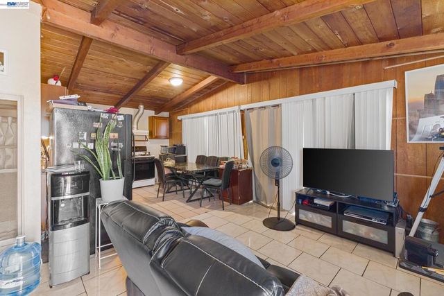24024 Park St., Hayward, CA 94541