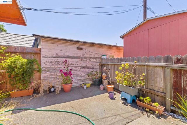 24024 Park St., Hayward, CA 94541