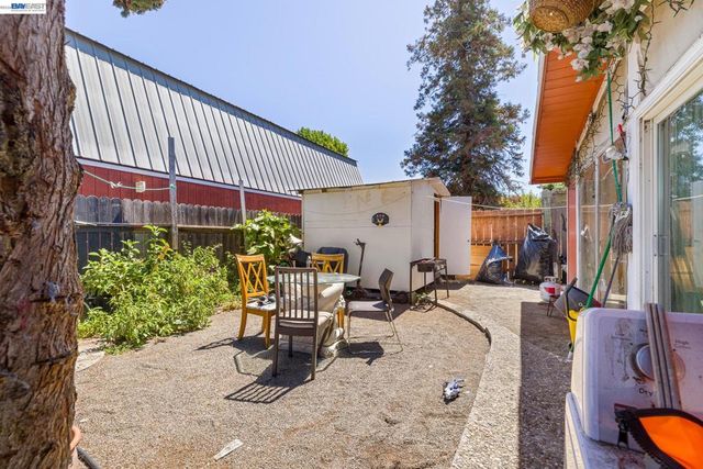 24024 Park St., Hayward, CA 94541