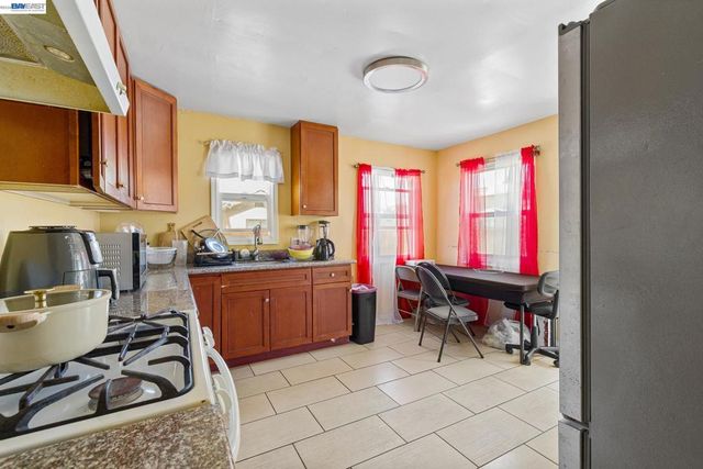24024 Park St., Hayward, CA 94541
