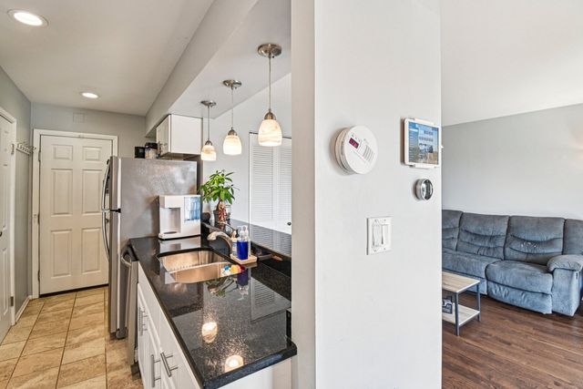 8338 Portsmouth Drive B, Darien, IL 60561