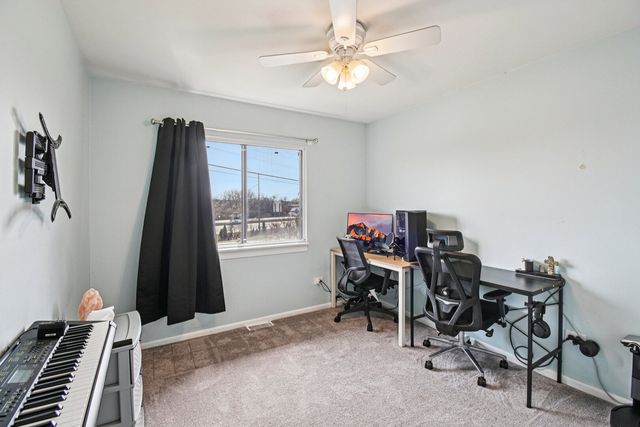 8338 Portsmouth Drive B, Darien, IL 60561