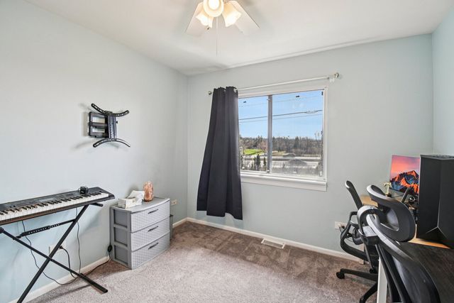 8338 Portsmouth Drive B, Darien, IL 60561