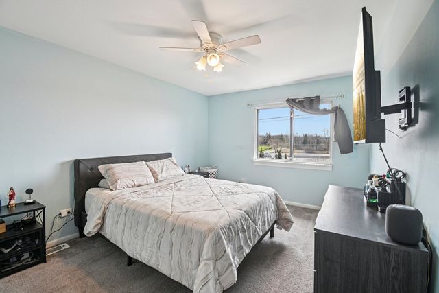 8338 Portsmouth Drive B, Darien, IL 60561