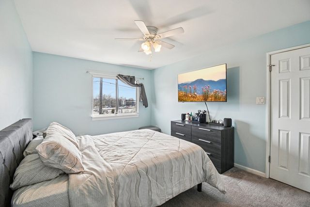 8338 Portsmouth Drive B, Darien, IL 60561