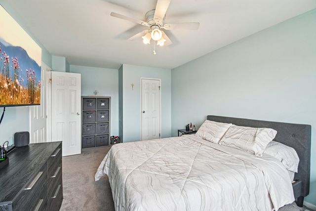 8338 Portsmouth Drive B, Darien, IL 60561