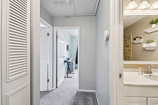 8338 Portsmouth Drive B, Darien, IL 60561