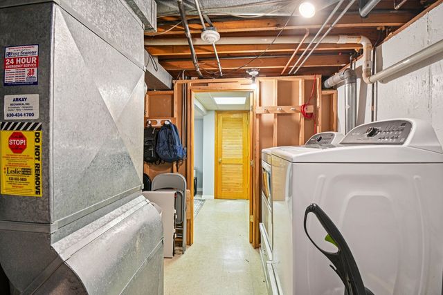 8338 Portsmouth Drive B, Darien, IL 60561