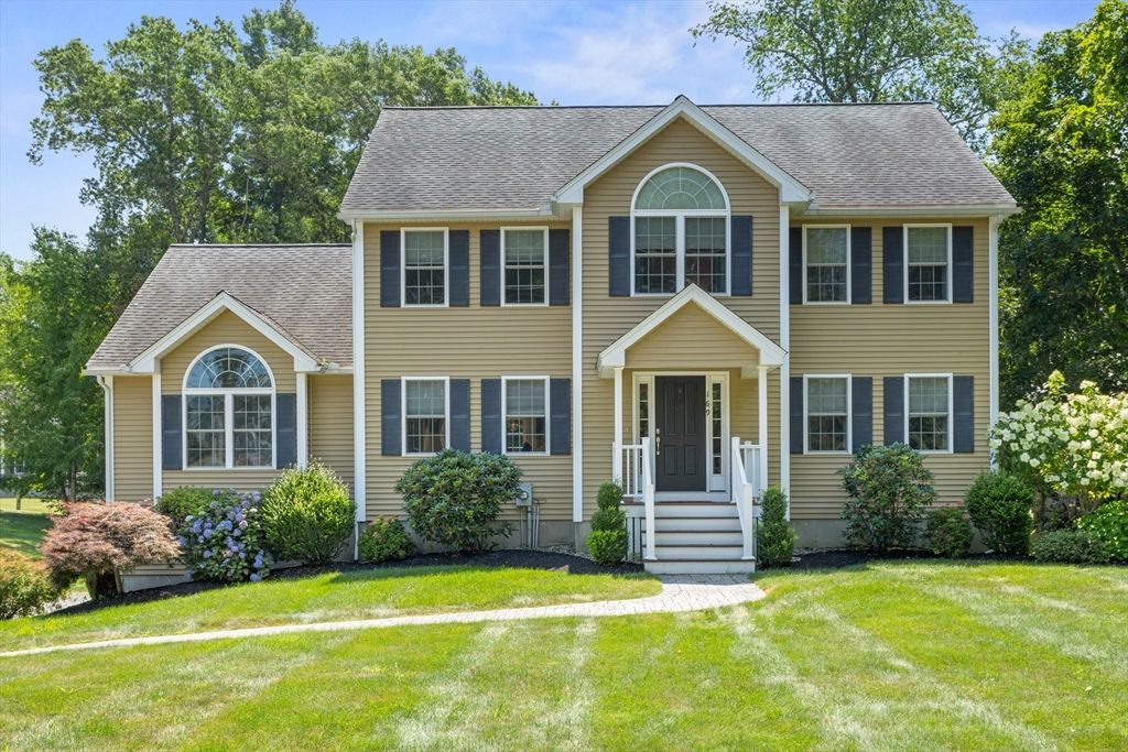 169 River Rd, Tewksbury, MA 01876