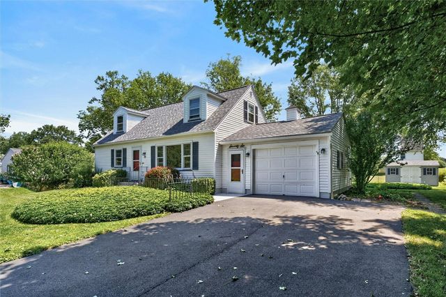 76 Amsden Drive, Henrietta, NY 14623