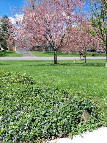 76 Amsden Drive, Henrietta, NY 14623