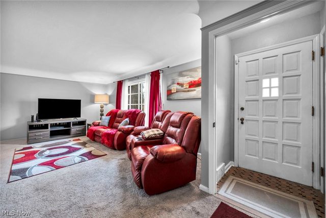 25400 Glenbrook Boulevard, Euclid, OH 44117