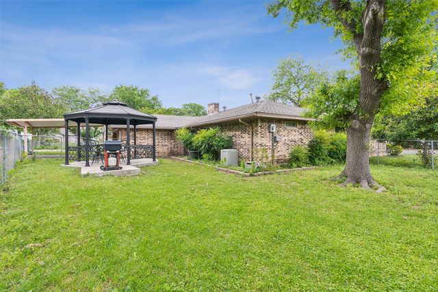 1135 Joanna Circle, Desoto, TX 75115