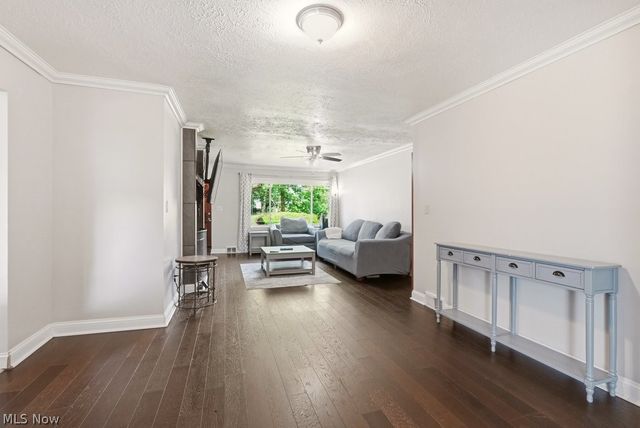 4932 Glenlyn Road, Lyndhurst, OH 44124