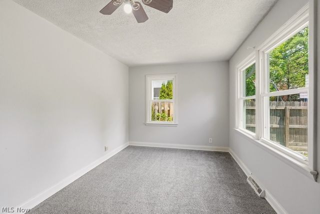4932 Glenlyn Road, Lyndhurst, OH 44124
