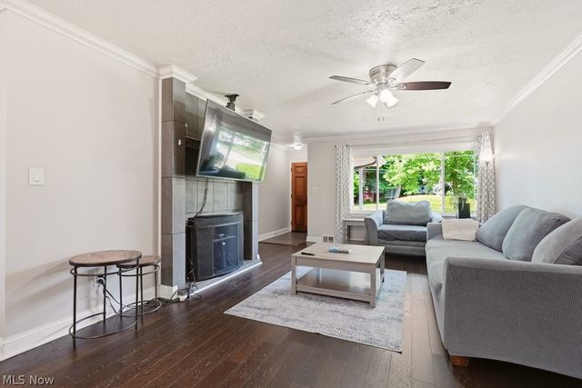 4932 Glenlyn Road, Lyndhurst, OH 44124
