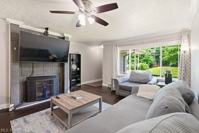 4932 Glenlyn Road, Lyndhurst, OH 44124