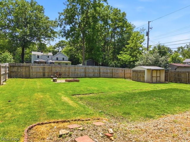 4932 Glenlyn Road, Lyndhurst, OH 44124