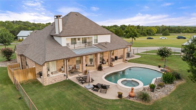 633 Durning Road, Van Alstyne, TX 75495