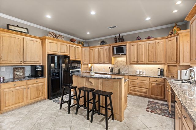 633 Durning Road, Van Alstyne, TX 75495
