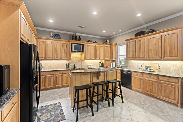 633 Durning Road, Van Alstyne, TX 75495