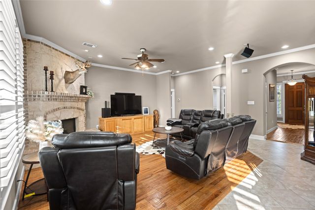 633 Durning Road, Van Alstyne, TX 75495