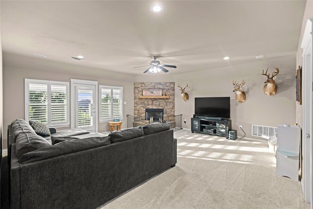 633 Durning Road, Van Alstyne, TX 75495