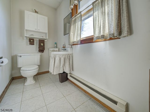 62 Pine Hill Rd, Delaware Twp., NJ 08559