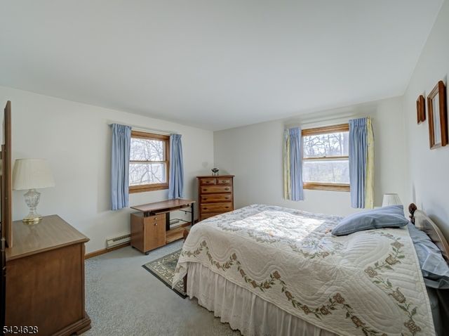 62 Pine Hill Rd, Delaware Twp., NJ 08559