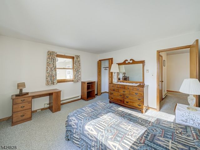 62 Pine Hill Rd, Delaware Twp., NJ 08559