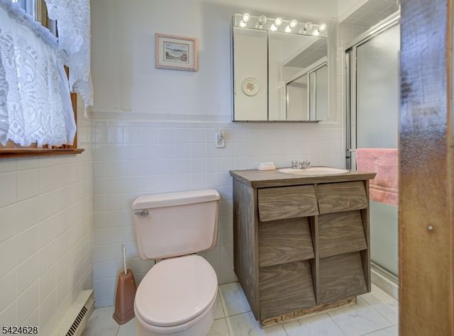 62 Pine Hill Rd, Delaware Twp., NJ 08559