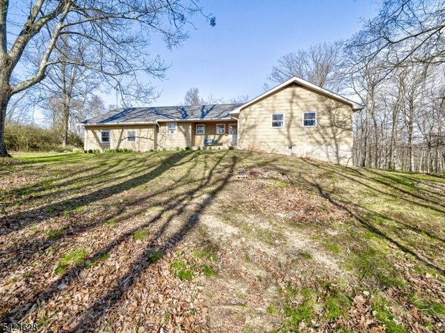 62 Pine Hill Rd, Delaware Twp., NJ 08559