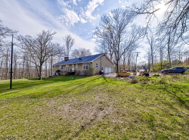 62 Pine Hill Rd, Delaware Twp., NJ 08559