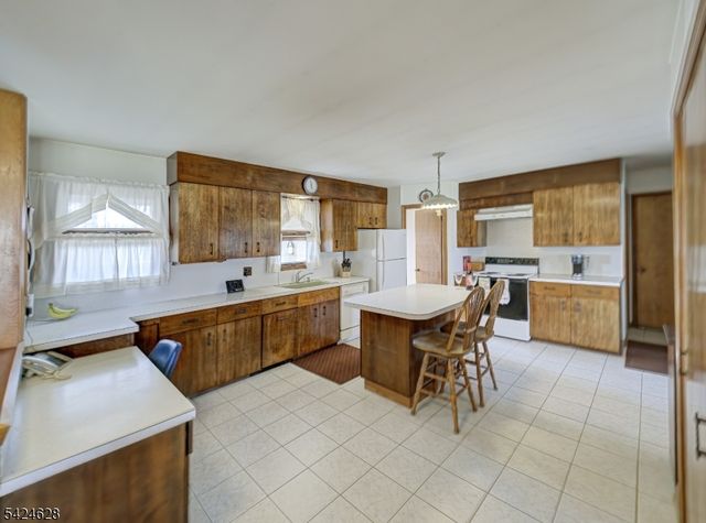 62 Pine Hill Rd, Delaware Twp., NJ 08559