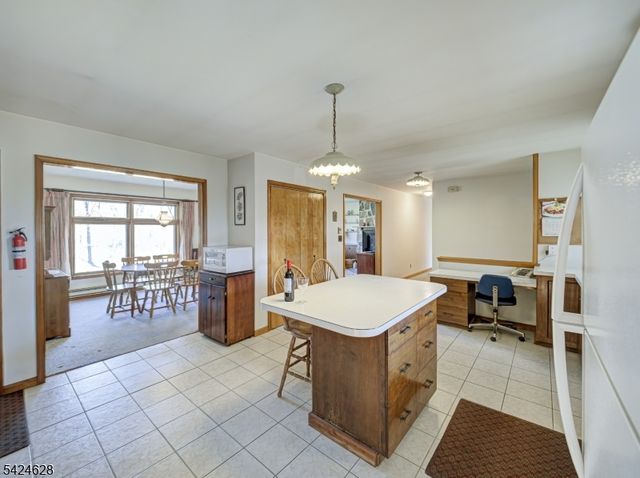 62 Pine Hill Rd, Delaware Twp., NJ 08559